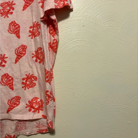 Pink Graphic T-Shirt with Red Crab Pattern - Picture 7 of 8